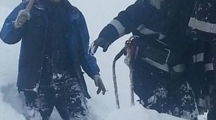 Medaş Ekiplerinin Kar Mesaisi S&uuml;r&uuml;yor