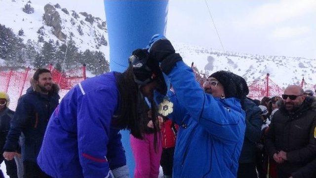 Alp Disiplini Yarışmasında Dereceye Giren Sporculara Madalyaları Verildi 1