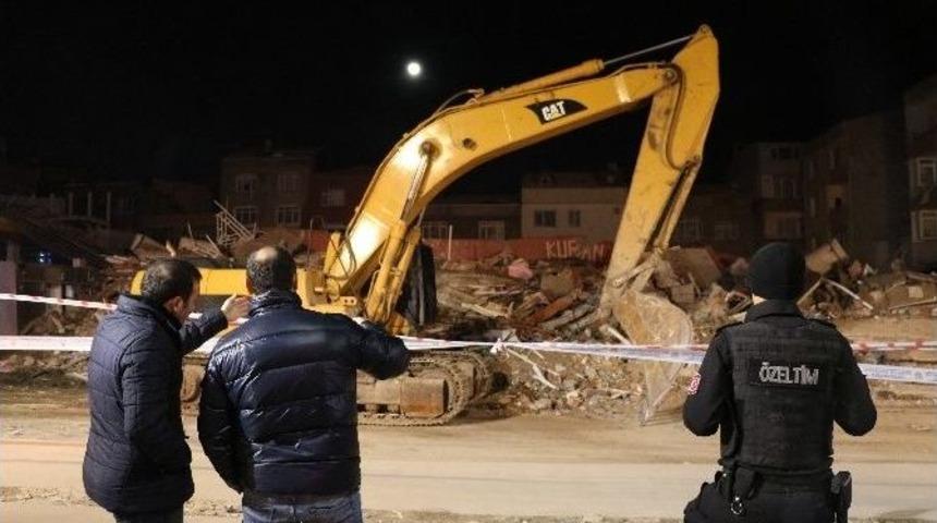 Zeytinburnu&rsquo;nda Arama Kurtarma &Ccedil;alışması Sona Erdi