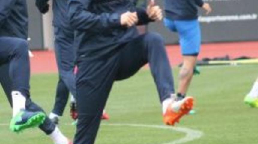 Trabzonspor&rsquo;Da Mehmet Ekici Kadro Dışı Bırakıldı