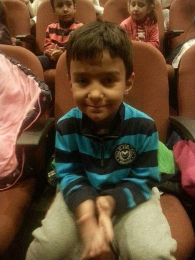 &Ccedil;&ouml;ken Bina 5 Yaşındaki İkizleri Ayırdı 2