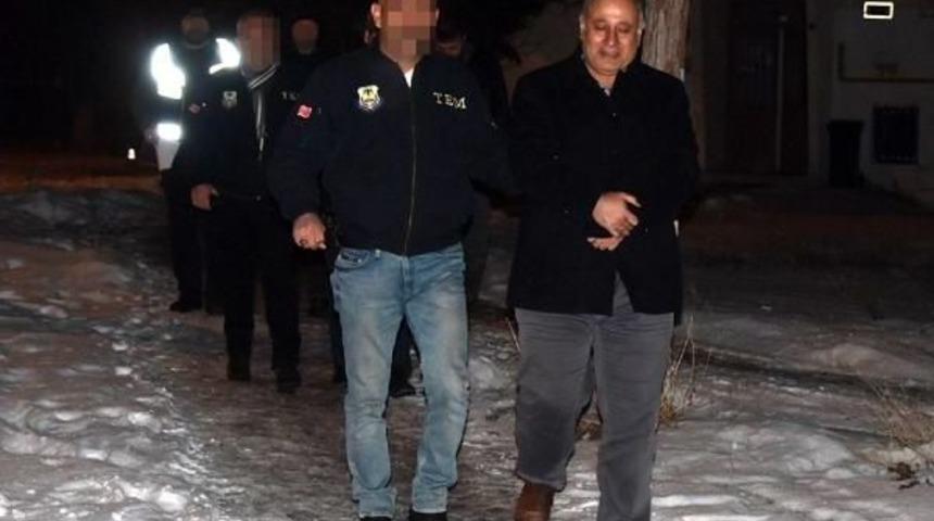 2 Eski Emniyet M&uuml;d&uuml;r Yardımcısına Fet&ouml; G&ouml;zaltısı (2)