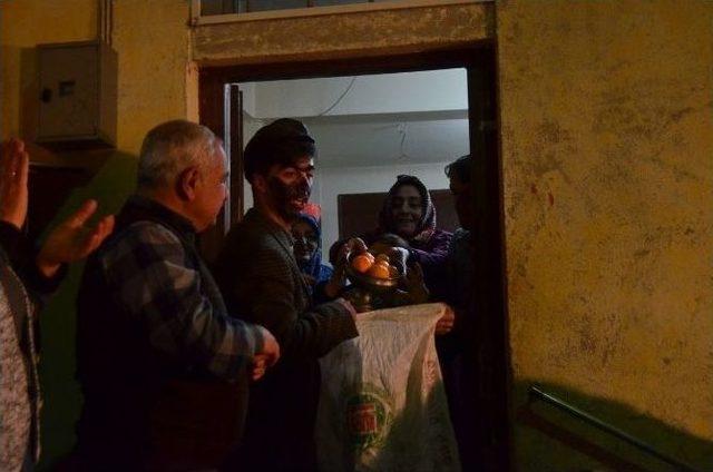 &lsquo;livera&rsquo;da Kalandar Kutlamaları Yapıldı 2