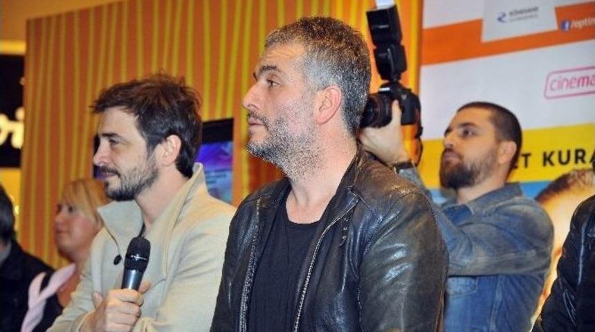 &Ccedil;algı &Ccedil;engi İkimiz Galasına İzmir&rsquo;de Yoğun İlgi