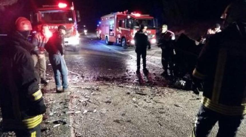 Denizli'de Kaza; 3 &Ouml;l&uuml;, 5 Yaralı