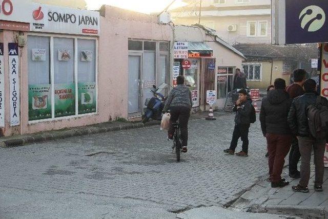 Fethiye&rsquo;de Yolun Karşısına Ge&ccedil;mek İsteyen Kadına Kamyon &Ccedil;arptı 2