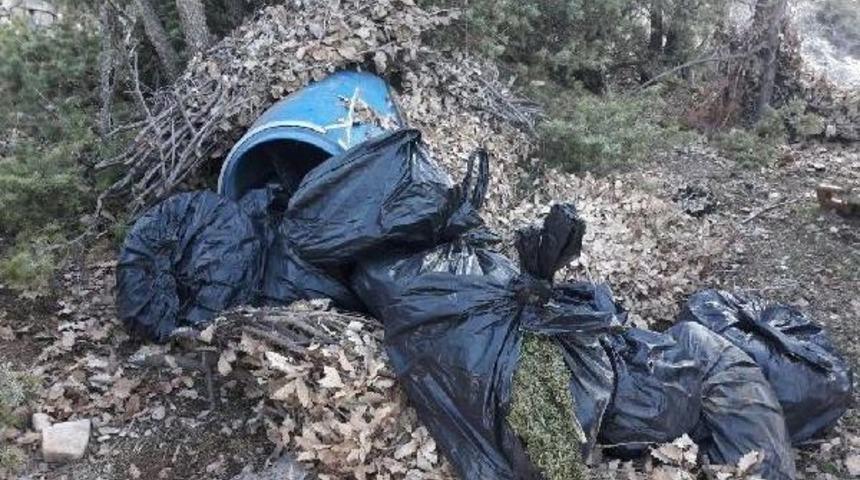 Lice Ve Hani'de 9 Sığınak Ortaya &Ccedil;ıkarıldı 4 Pkk'lı Yakalandı