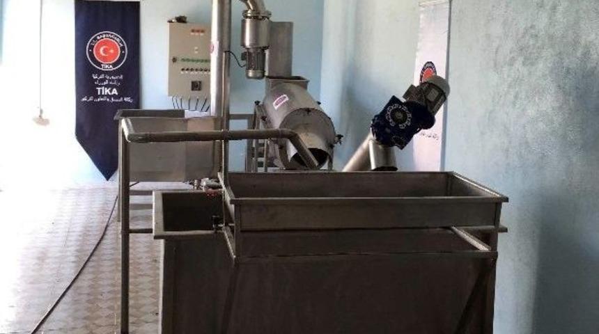 Tika Tunus&rsquo;ta Frenk Yemişi Meyvesi Yağ &Uuml;retimi Ve Distilasyon Merkezi Kurdu