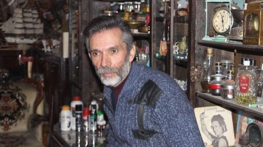 Ayakkabı Tamircisi İş Yerini M&uuml;zeye &Ccedil;evirdi