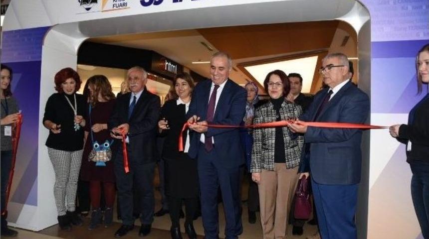 7. &Ccedil;orlu Kitap Fuarı A&ccedil;ıldı