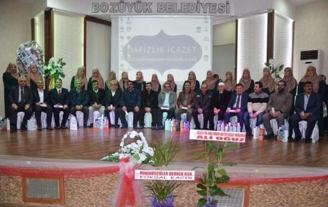 Boz&uuml;y&uuml;k 16 Hafız Daha Yetiştirdi