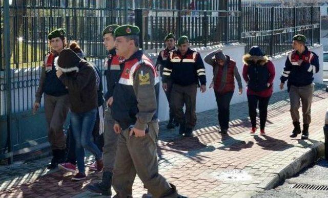 Antalya'da Uyuşturucu Şebekesinin 38 Üyesi Tutuklandı