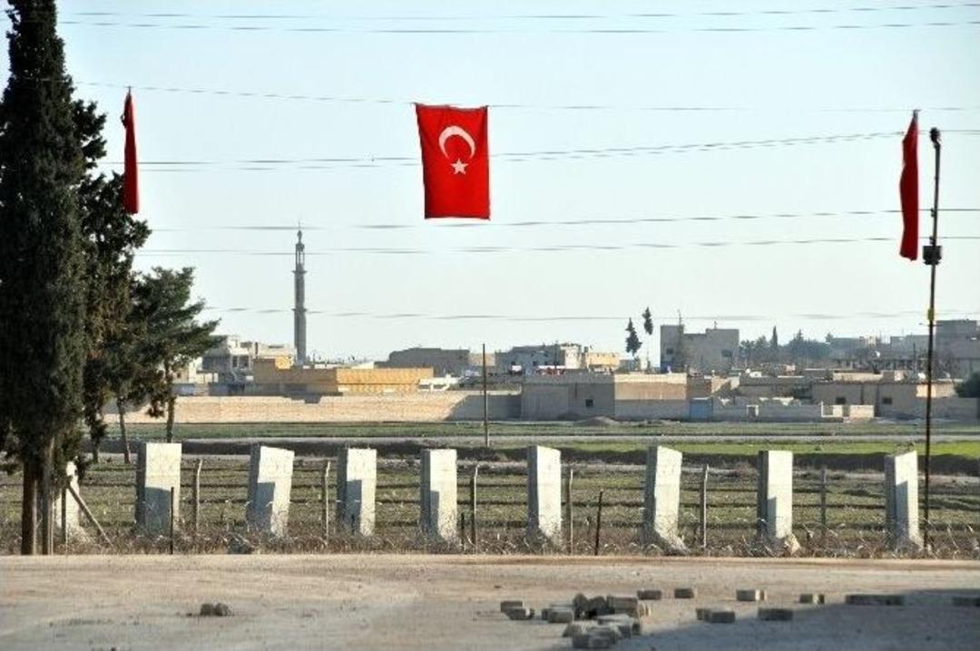 Suriye Sınırındaki Duvar &Ouml;rme &Ccedil;alışmaları Devam Ediyor