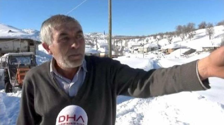 Yaylada &Ccedil;obanlar 400 Koyun Ve 9 K&ouml;pekle Karda Mahsur Kaldı