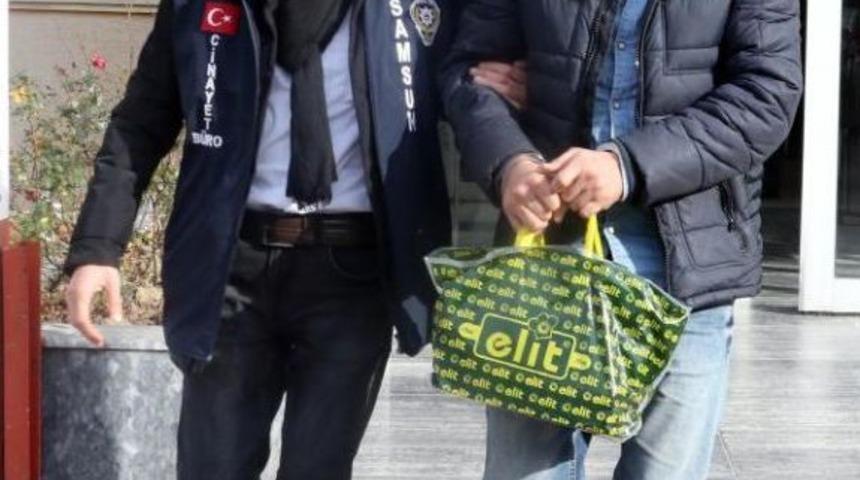 1 Kişiyi Yaraladı, Otomobille Ka&ccedil;arken Polis Aracı Ve Evin Duvarına &Ccedil;arptı