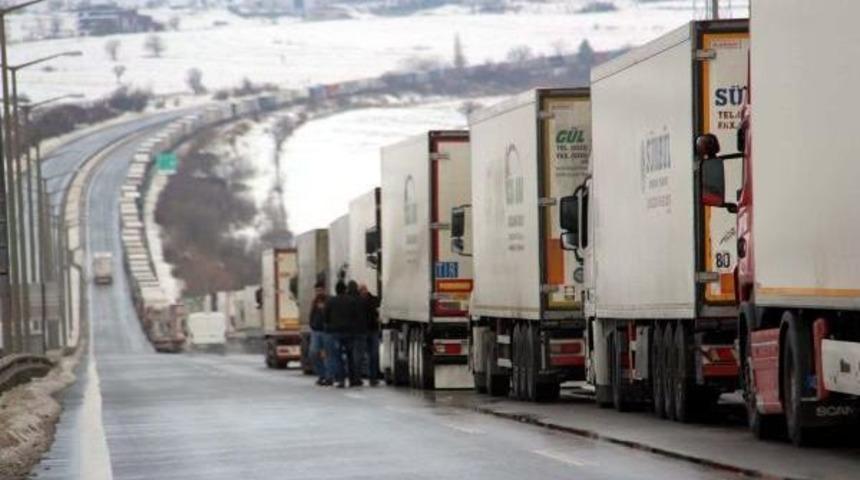 Bulgaristan Sınırındaki Tır Kuyruğu Azalmadı
