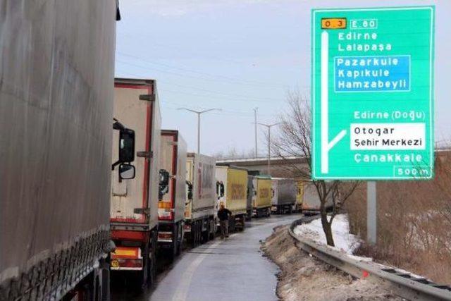 Bulgaristan Sınırındaki Tır Kuyruğu Azalmadı 1