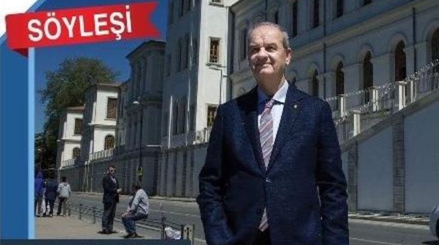 İlker Başbuğ, Hem S&ouml;yleşi Hem De Tiyatro Oyunu İle Biga Atat&uuml;rk K&uuml;lt&uuml;r Merkezi&rsquo;nde