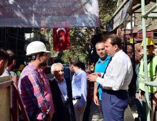 Türkiye'nin Ilk Kapalı Çarşılarından Tarihi Demirciler Çarşısı Restore Ediliyor