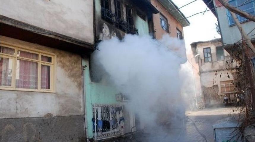 Suriyeli Ailenin Kaldığı Evde Yangın