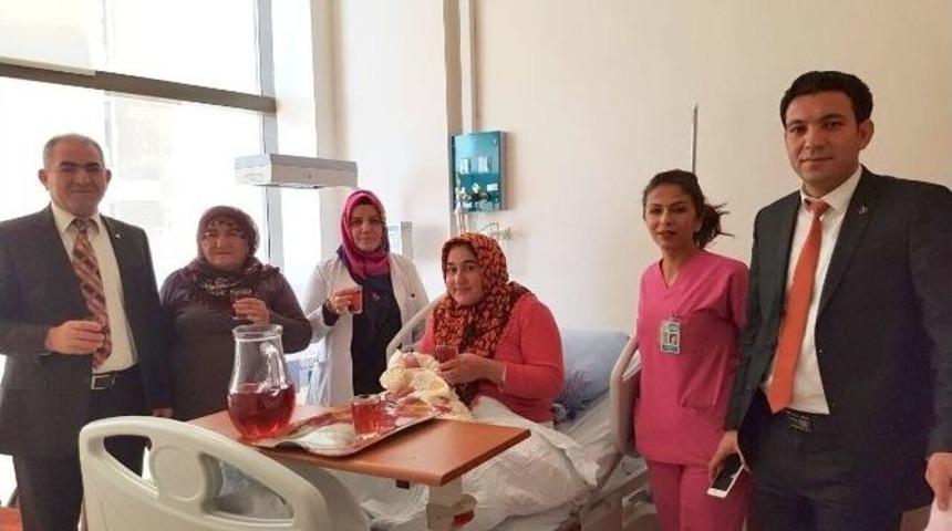 Doğum Yapan Annelere Lohusa Şerbeti İkramı