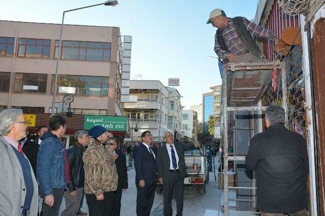 Aesob Başkanı Dere, Fırtına Mağduru Esnafı Ziyaret Etti