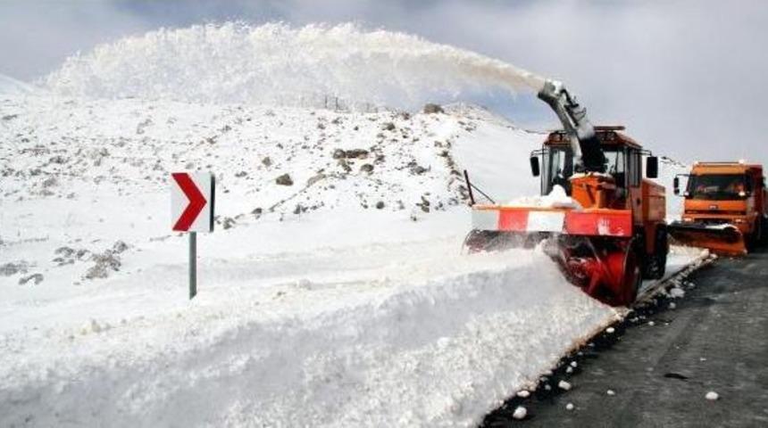 Erciyes&rsquo;Te Kar, 1.5 Metreyi Buldu