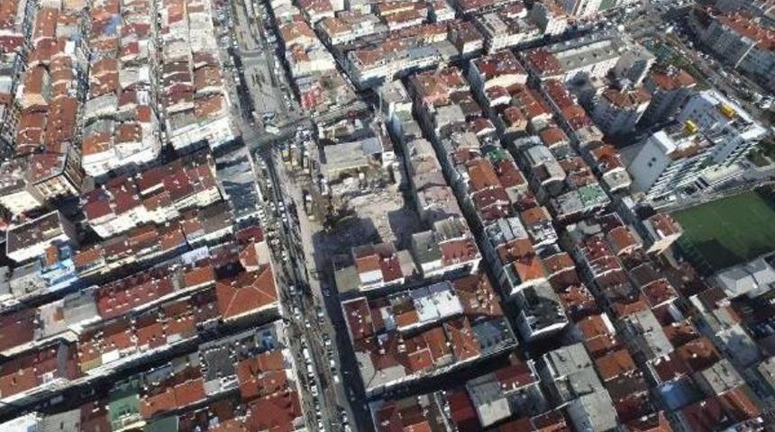 Enkaz Kaldırma &Ccedil;alışmaları S&uuml;r&uuml;yor