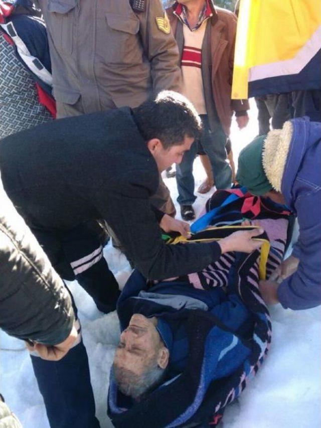 Karda 20 Metreden Düşen Çiftçiyi Itfaiye Kurtardı 1