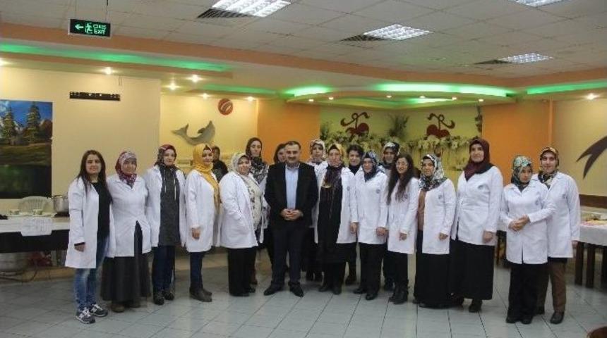 Hanımeller Pazarı Faaliyetlerine Devam Ediyor