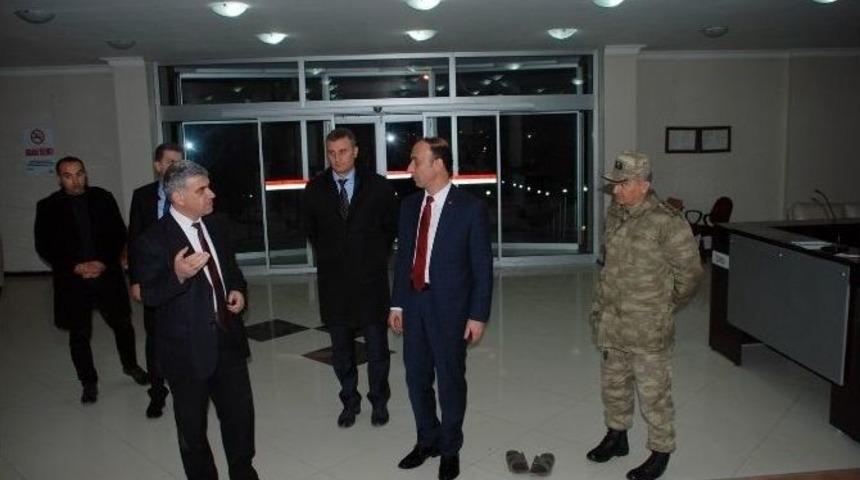 Vali Erin, Kapatılan &Ouml;ğrenci Yurdunda İncelemelerde Bulundu