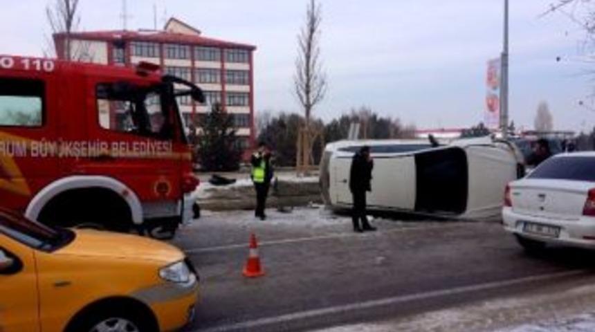 Direksiyonda Sara Krizi Kaza Yaptırdı