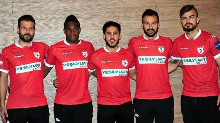 Samsunspor 5 Futbolcuyla S&ouml;zleşme İmzaladı
