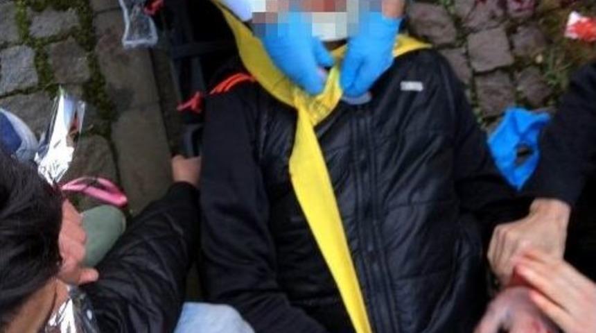 Tel &Ouml;rg&uuml;n&uuml;n &Uuml;zerinden Atlayan Gence Tramvay &Ccedil;arptı