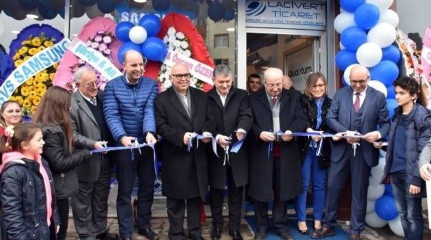 Başkan Eşkinat, Beyaz Eşya Mağazası A&ccedil;ılış T&ouml;renine Katıldı