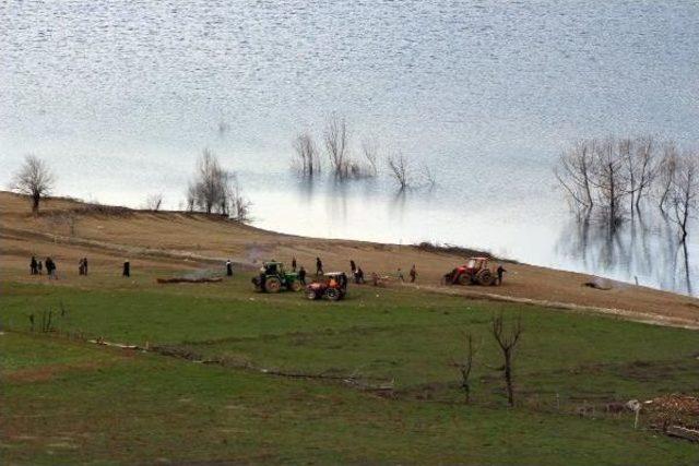 Gölde Kaybolan 2 Balıkçıdan Birinin Cesedine Ulaşıldı (2)