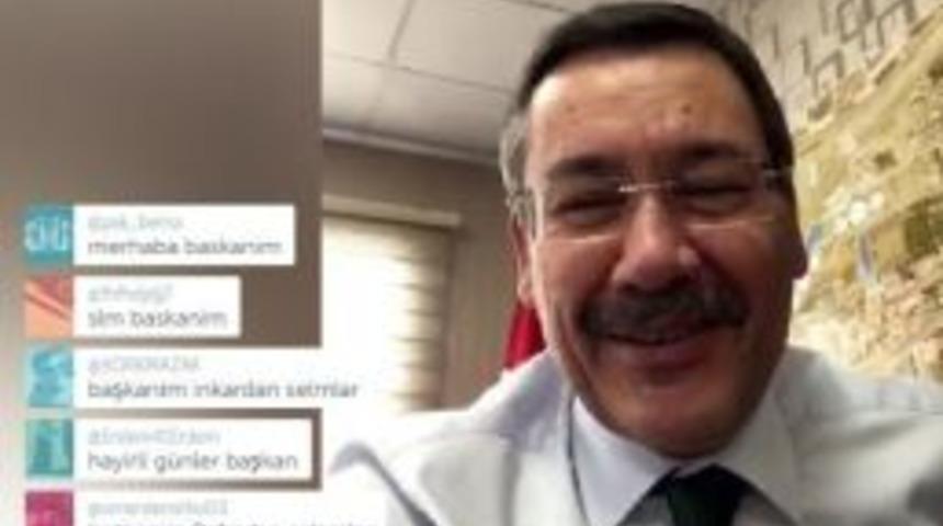 Başkan G&ouml;k&ccedil;ek, Periscope&rsquo;ta