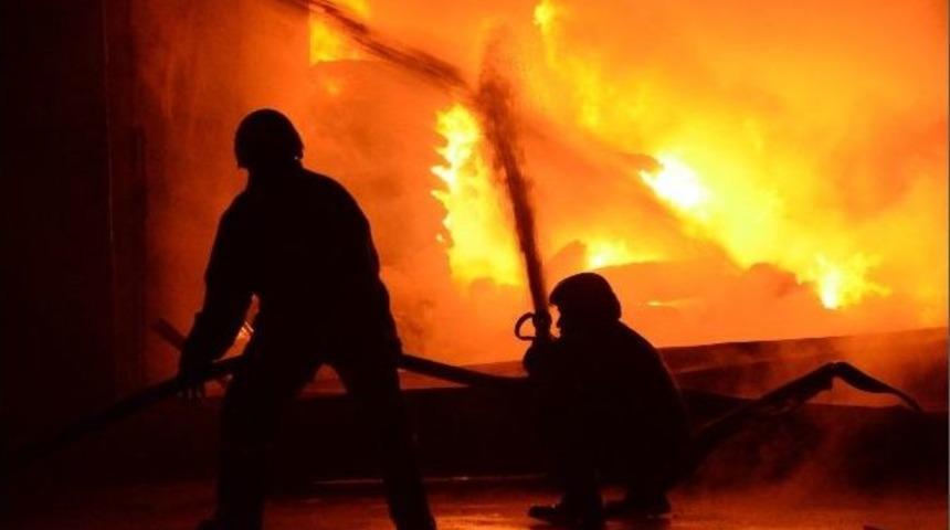 Batman&rsquo;da Fabrika Yangını Korkuya Neden Oldu