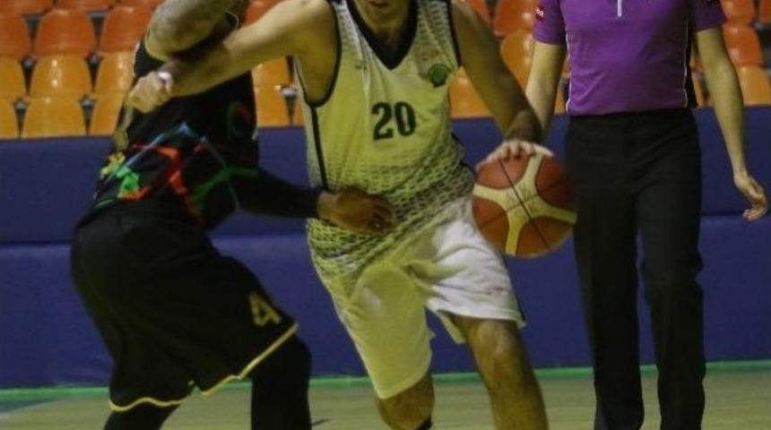 Akhisarlı Devler 1 Sayı Farkla Evinde Mağlup Oldu