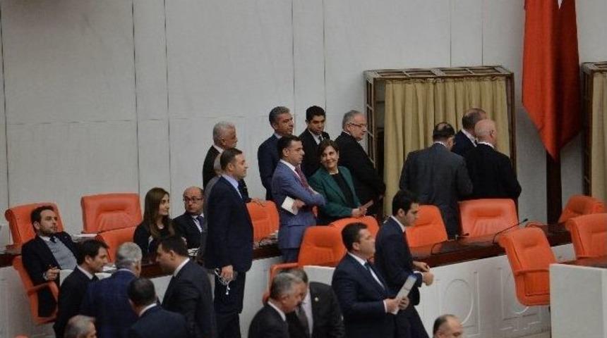 Anayasa Değişiklik Yetkili 15. Maddesi 341 Oyla Kabul Edildi.