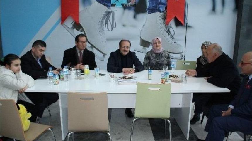 Vali Yurtnaç, Vatandaşların Sorunlarını Dinledi