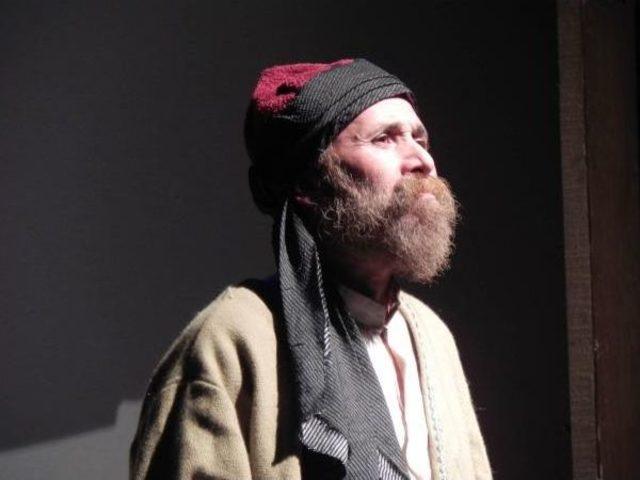 &lsquo;Koca Haydar&rsquo; Oyunu Beğenildi 3