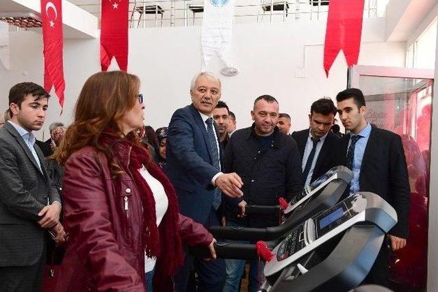 Sarı&ccedil;amlı Kadınlar Zumba Ve Plates Yapacak 1