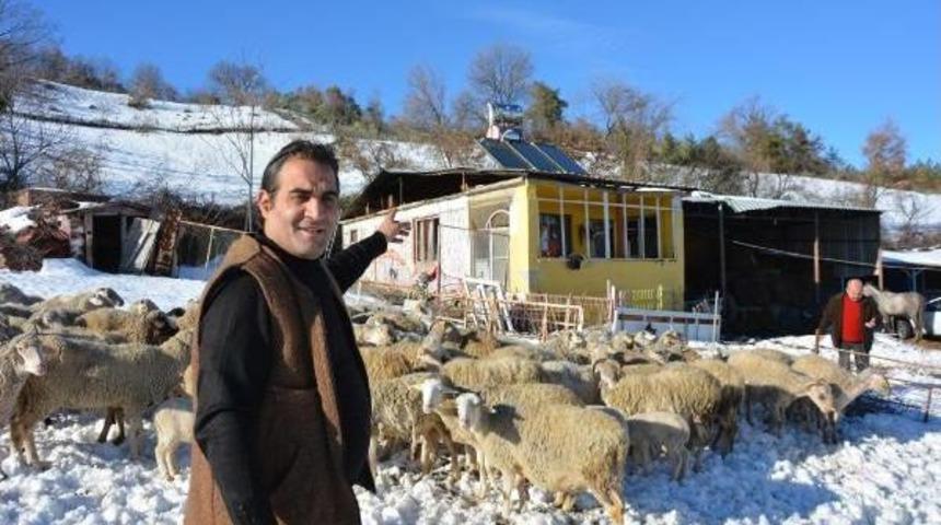 Parti Binasını Ahırın Yanına Kuran &Ccedil;oban Genel Başkan