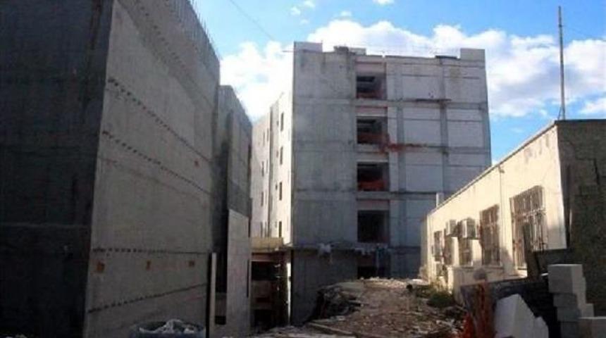 İnşaat Iş&ccedil;ilerin &Uuml;cret Isyanı