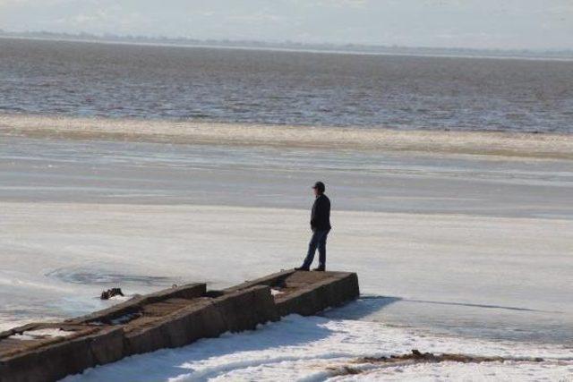 Manyas G&ouml;l&uuml; Kıyıları Buz Tuttu 1