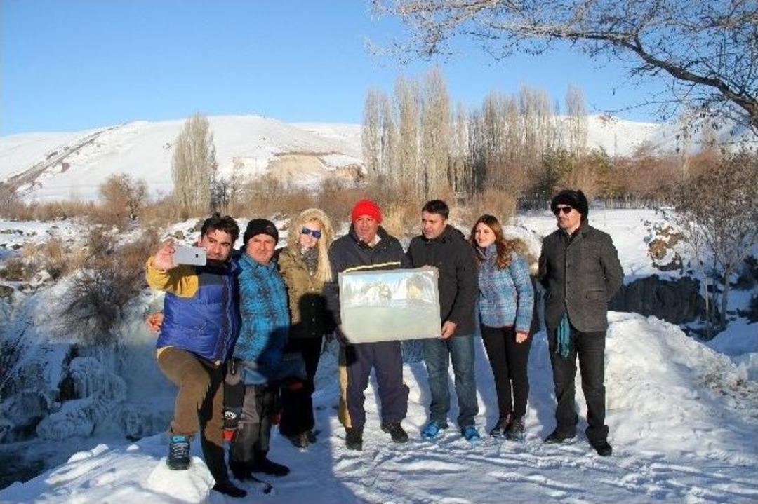 Y&ouml;netmen Ceylan, Muradiye Şelalesini G&ouml;r&uuml;nt&uuml;ledi