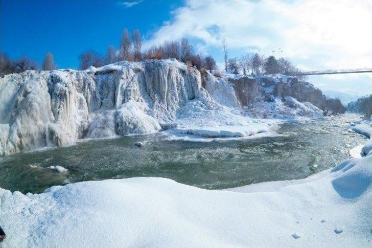 Yönetmen Ceylan, Muradiye Şelalesini Görüntüledi G4
