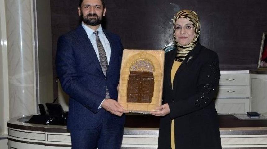 Kktc&rsquo;li Bakandan Başkan Toru&rsquo;ya Ziyaret