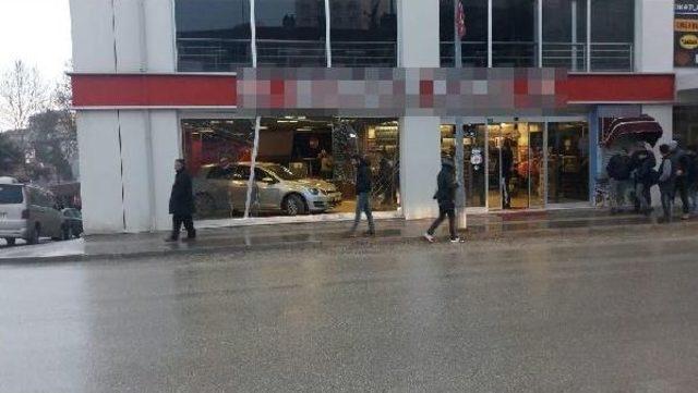 Fren Yerine Gaza Basınca Fast Food Dükkanına Girdi 1